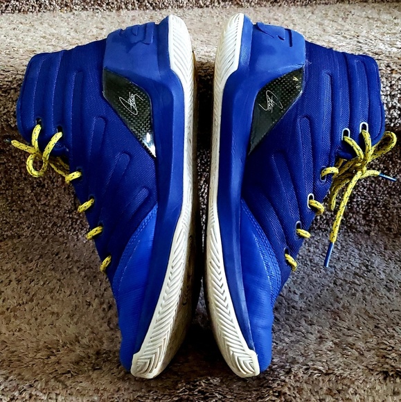 Steph Curry 3 basketball shoes - Picture 2 of 3